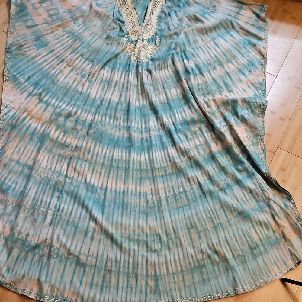 Bohemian Tie-Dye Maxi Dress with Lace